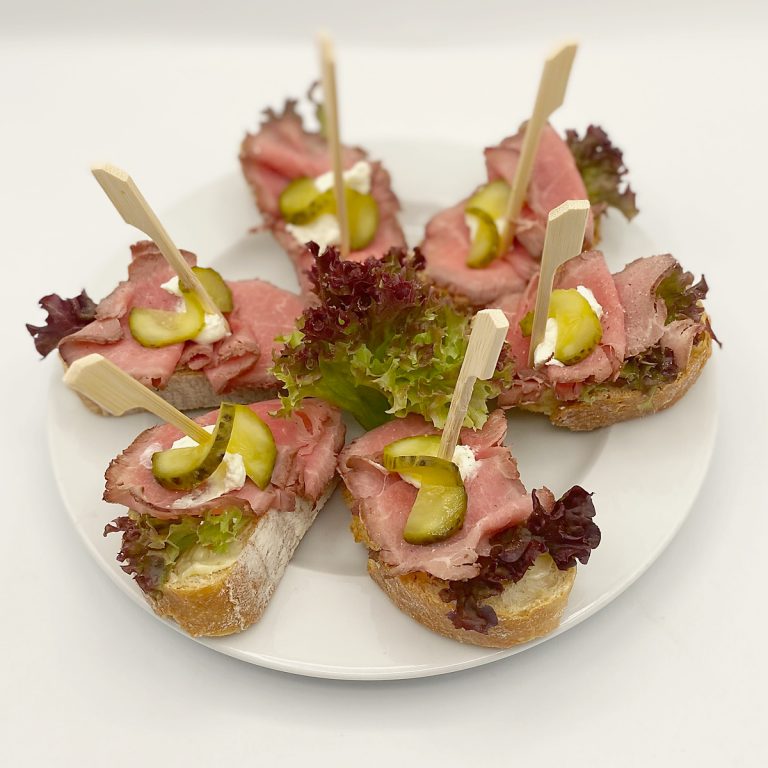 Roastbeef Canapés - SowohlAlsAuch